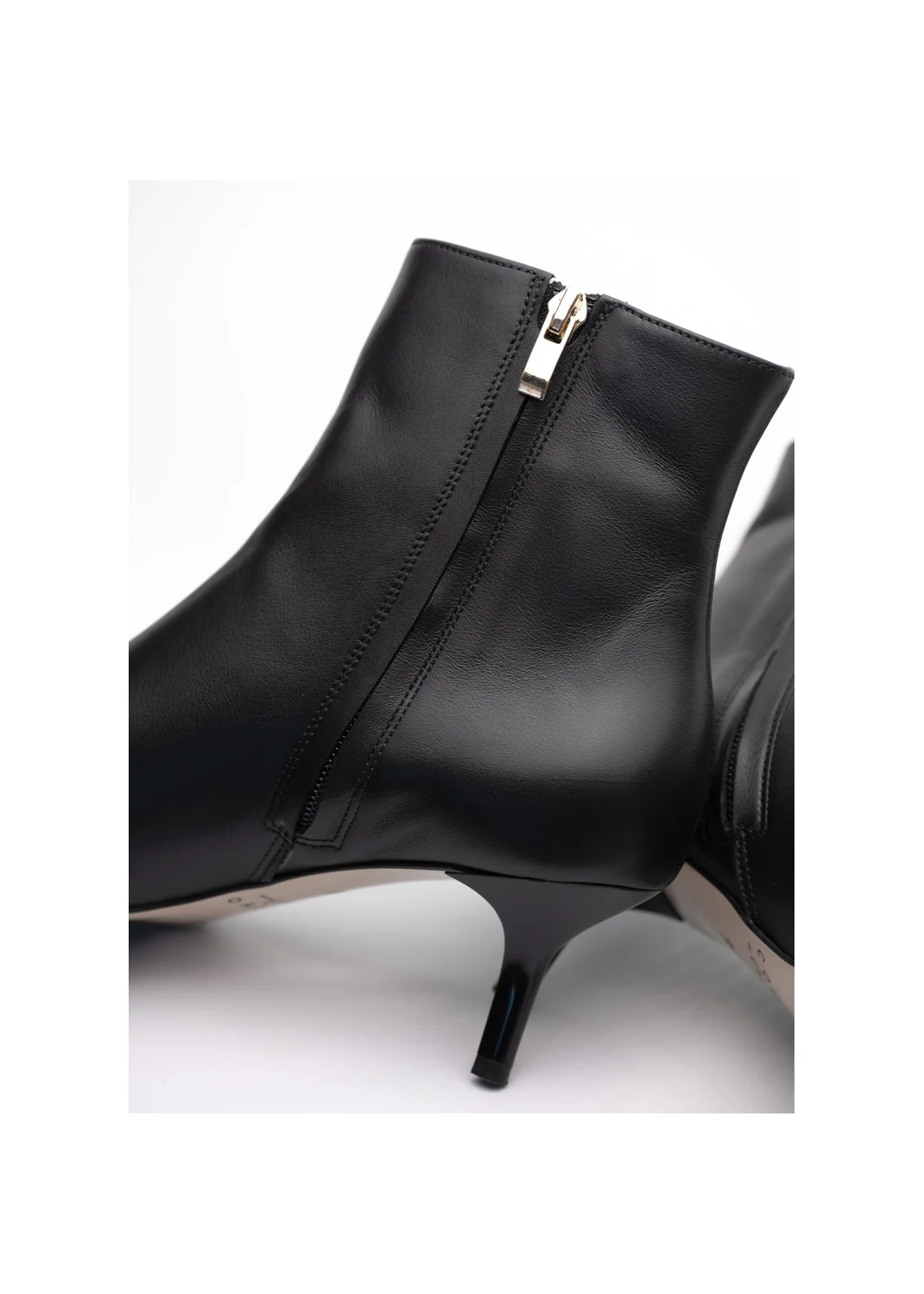 Ankle boots IZOLA black - 124032