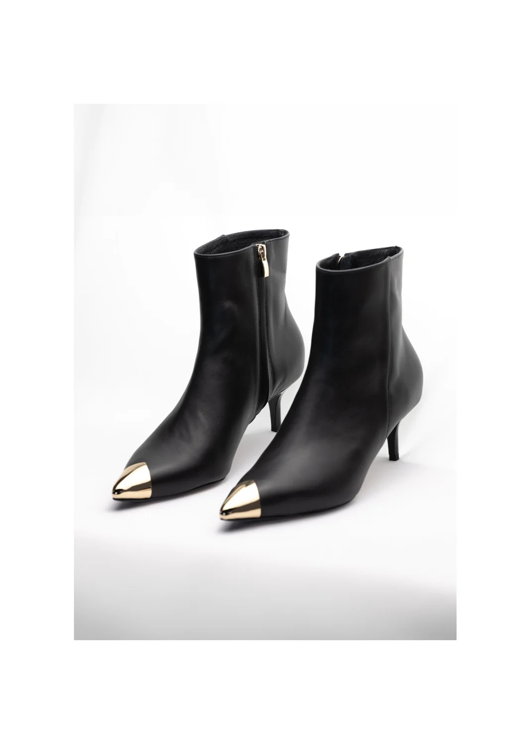 Ankle boots IZOLA black - 124036