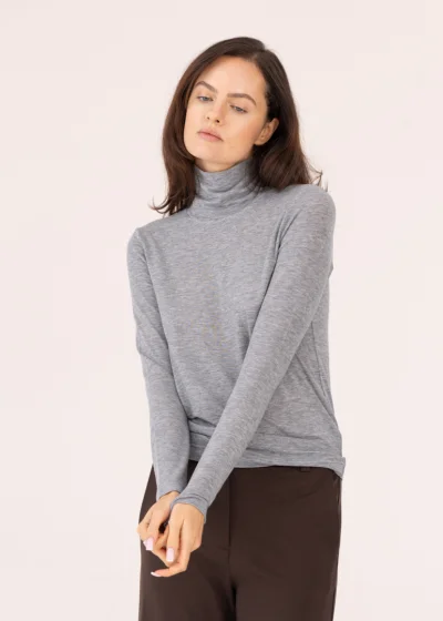 CASPIA gray turtleneck